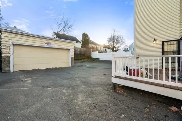 $1,150,000 | 17 Roslyn Street, Salem, MA 01970