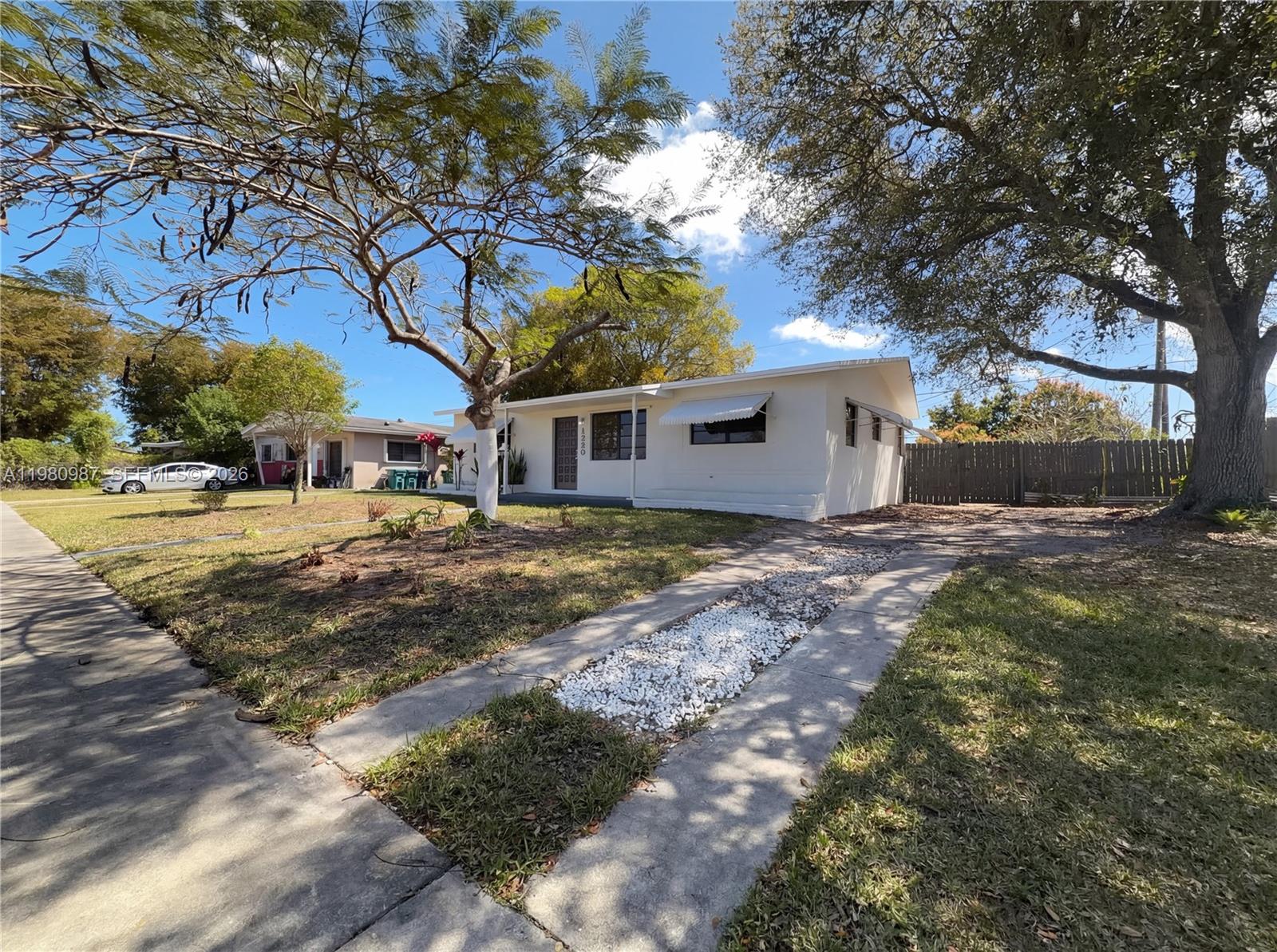 12230 Southwest 187th Terrace Miami, FL 33177 - Photo 17 of 19