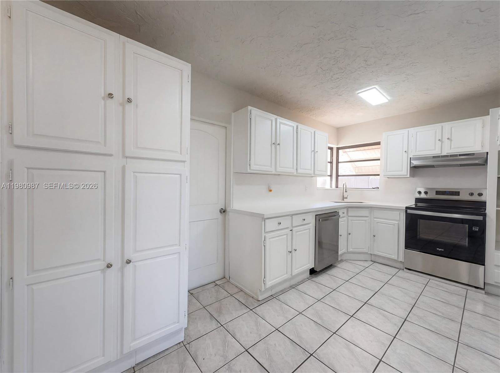 12230 Southwest 187th Terrace Miami, FL 33177 - Photo 9 of 19