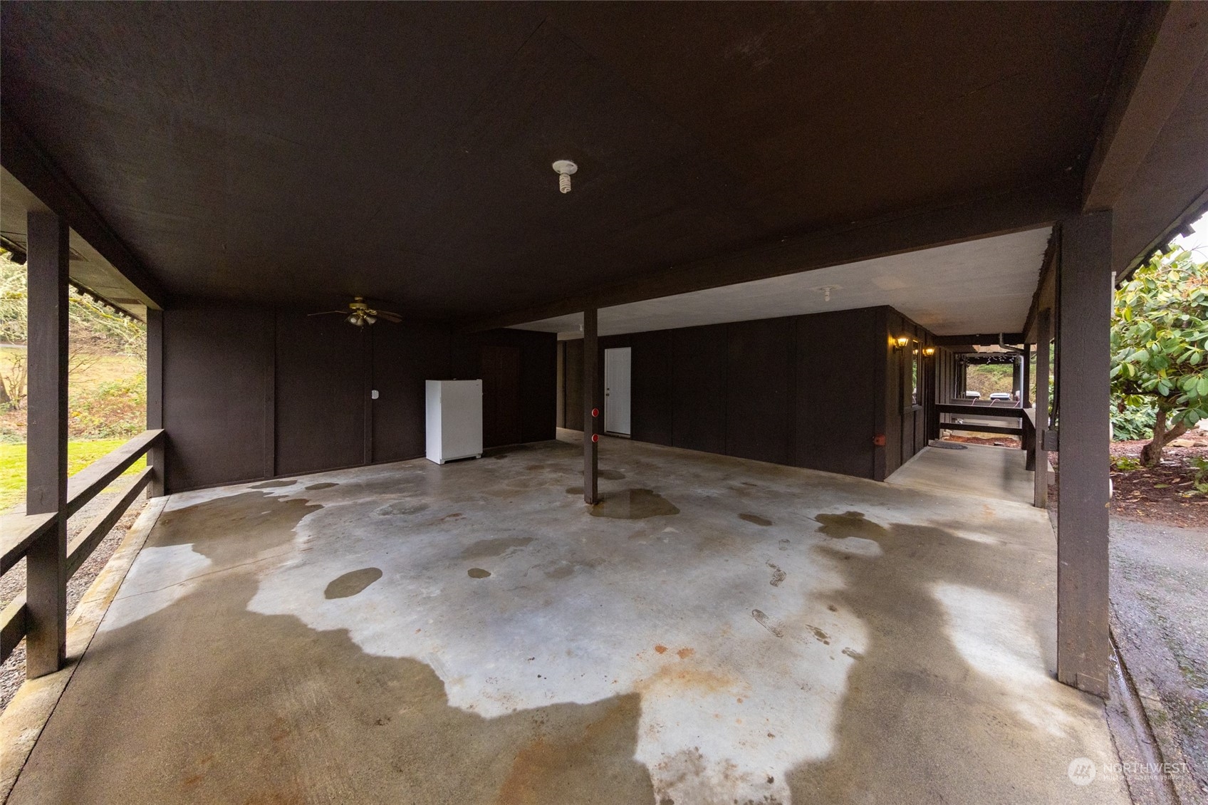 168 Chilvers E & F Road Chehalis, WA 98532 - Photo 6 of 29 a view of entryway