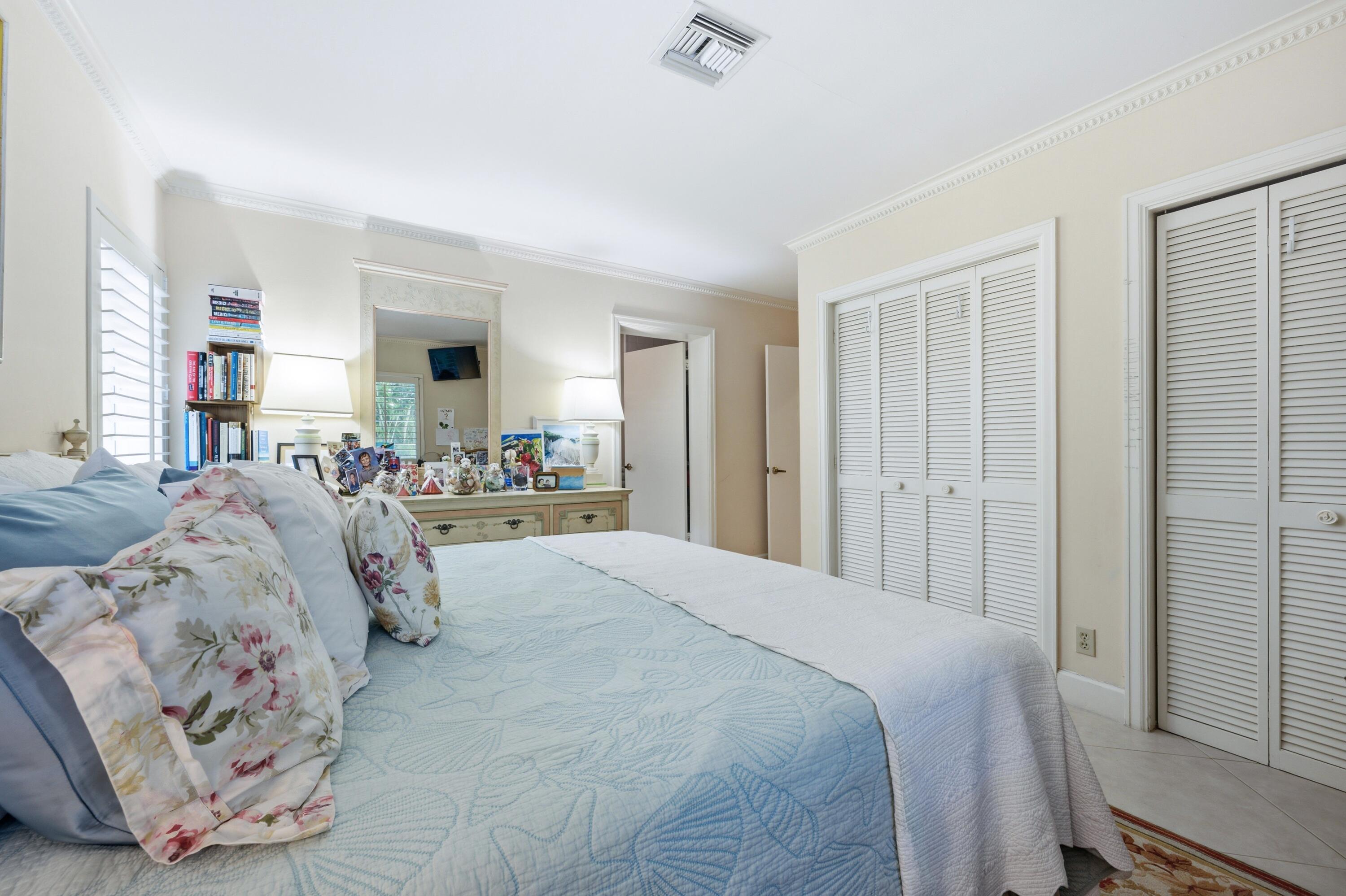265 Fairview Road Palm Beach, FL 33480 - Photo 29 of 38 DSC_1046