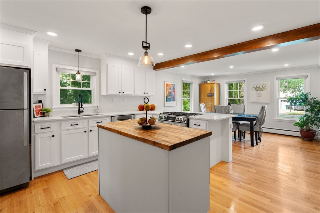 3 Berkeley Road Wellesley, MA 02482 - Photo 4 of 34