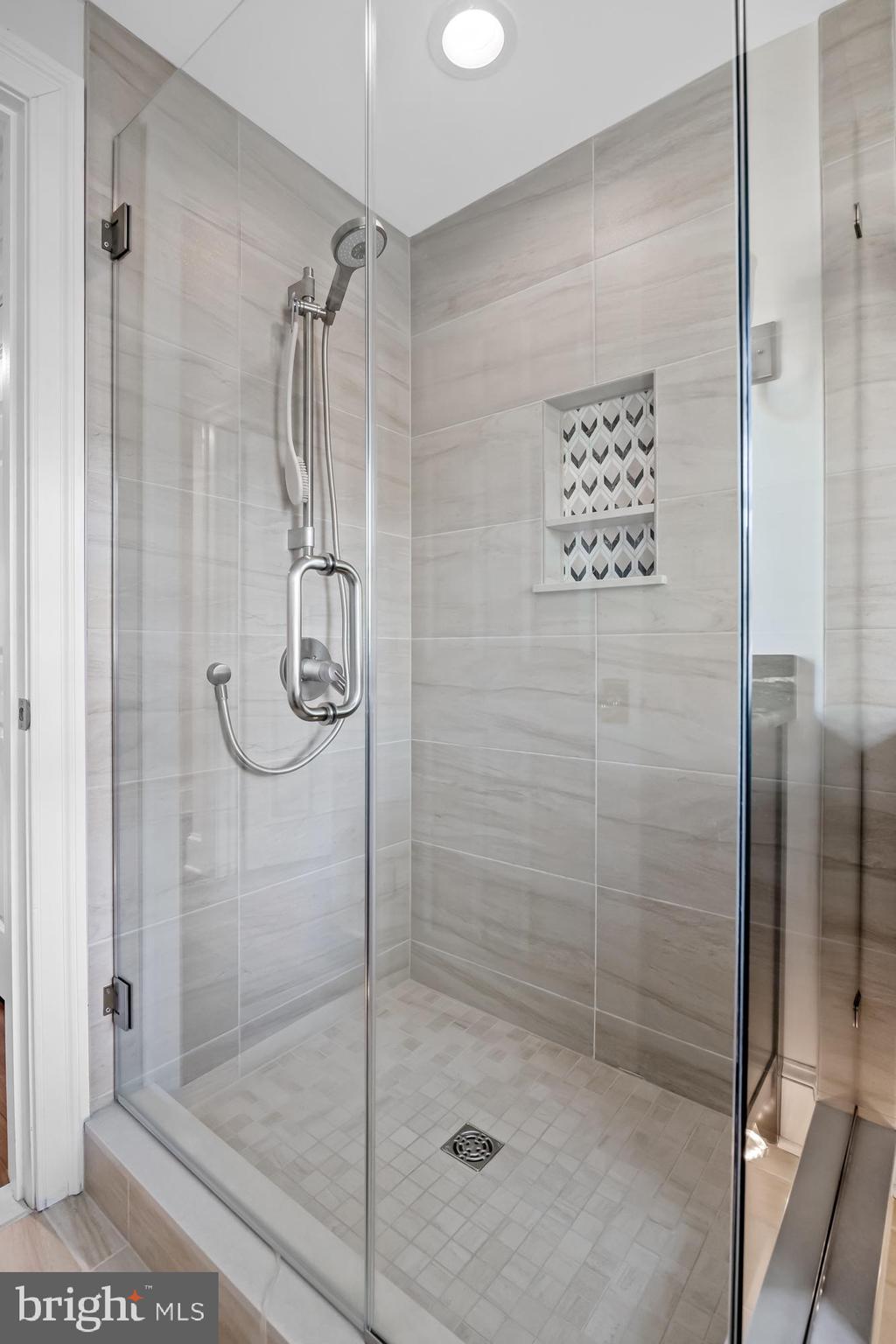 140 Ramblewood Road Moorestown, NJ 08057 - Photo 43 of 64 2nd Floor Bath Room