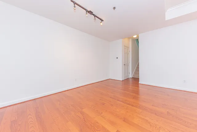 $249,900 | 283 South Zeeb Road, Unit 212, Ann Arbor, MI 48103