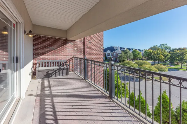 $249,900 | 283 South Zeeb Road, Unit 212, Ann Arbor, MI 48103