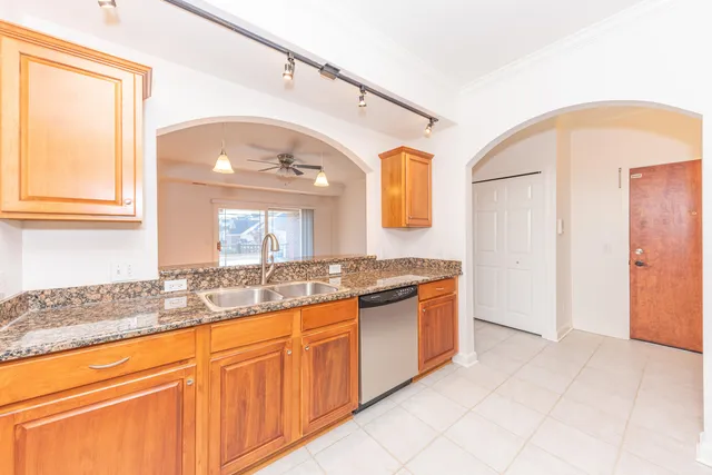 $249,900 | 283 South Zeeb Road, Unit 212, Ann Arbor, MI 48103