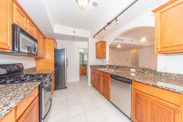 $249,900 | 283 South Zeeb Road, Unit 212, Ann Arbor, MI 48103