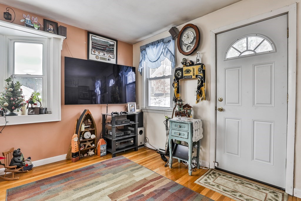 73 Dunstable Road Westford, MA 01886 - Photo 4 of 13 Gallery Image 4