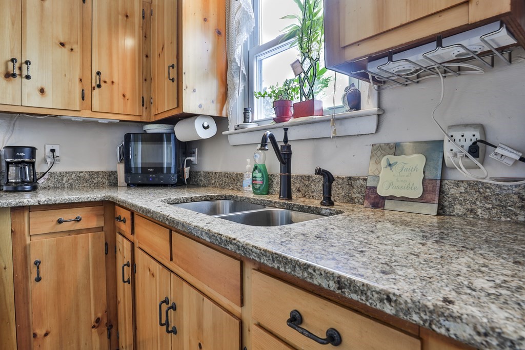 73 Dunstable Road Westford, MA 01886 - Photo 8 of 13 Gallery Image 8
