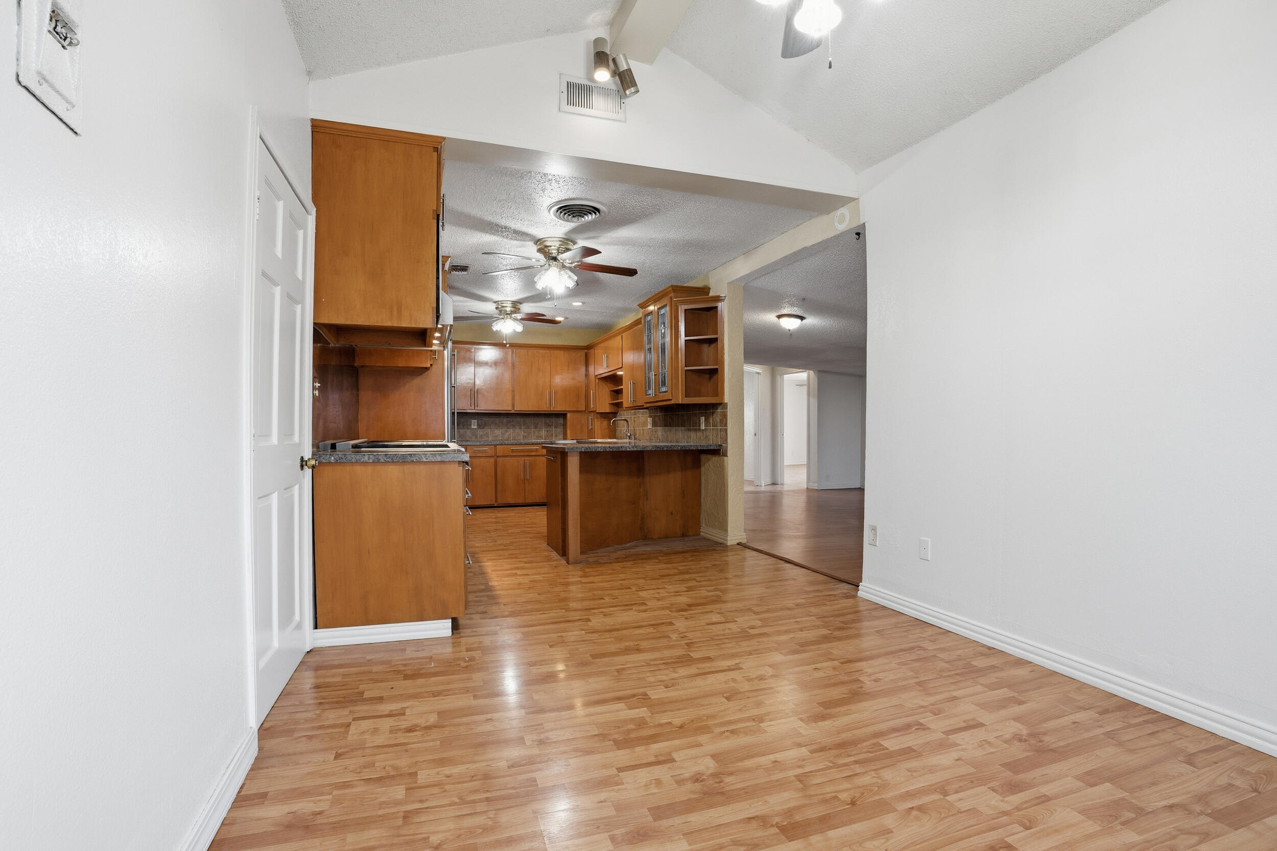 1020 South 14th Street Slaton, TX 79364 - Photo 12 of 20 16_dsc05598