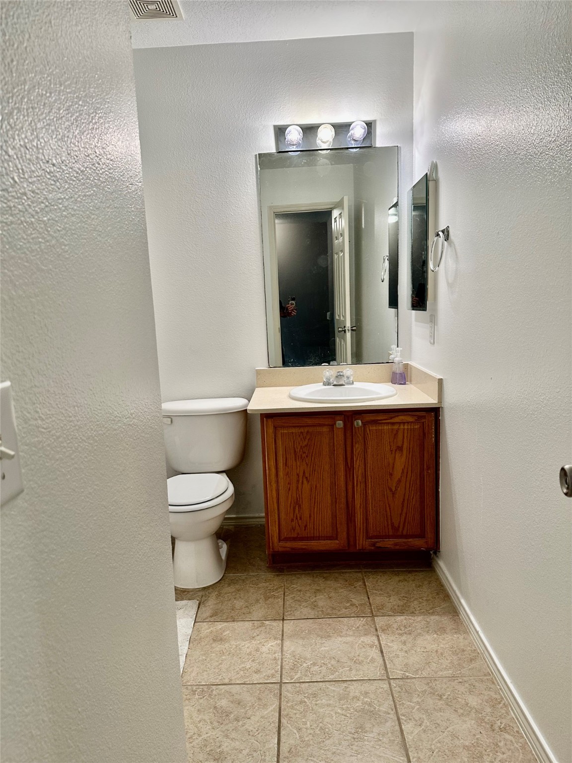 29740 Sullivan Oaks Drive Spring, TX 77386 - Photo 30 of 39 secondary bathroom upstairs