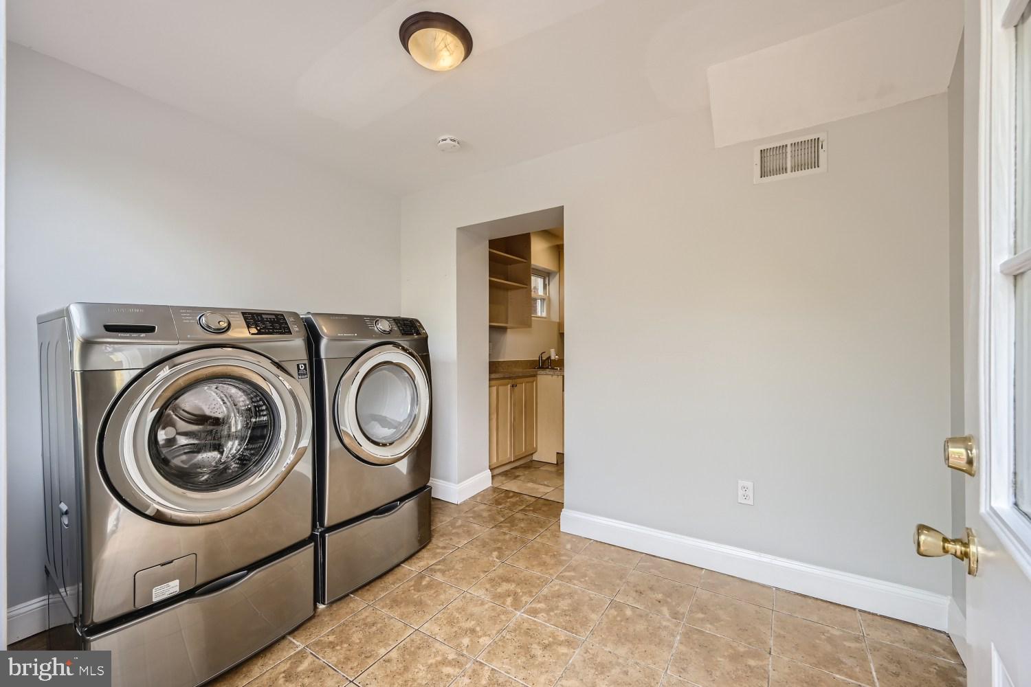 816 West 37th Street Baltimore, MD 21211 - Photo 28 of 33