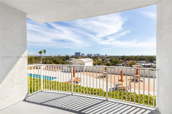 $3,550 | 3180 Southwest 22nd Terrace, Unit 601, Miami, FL 33145