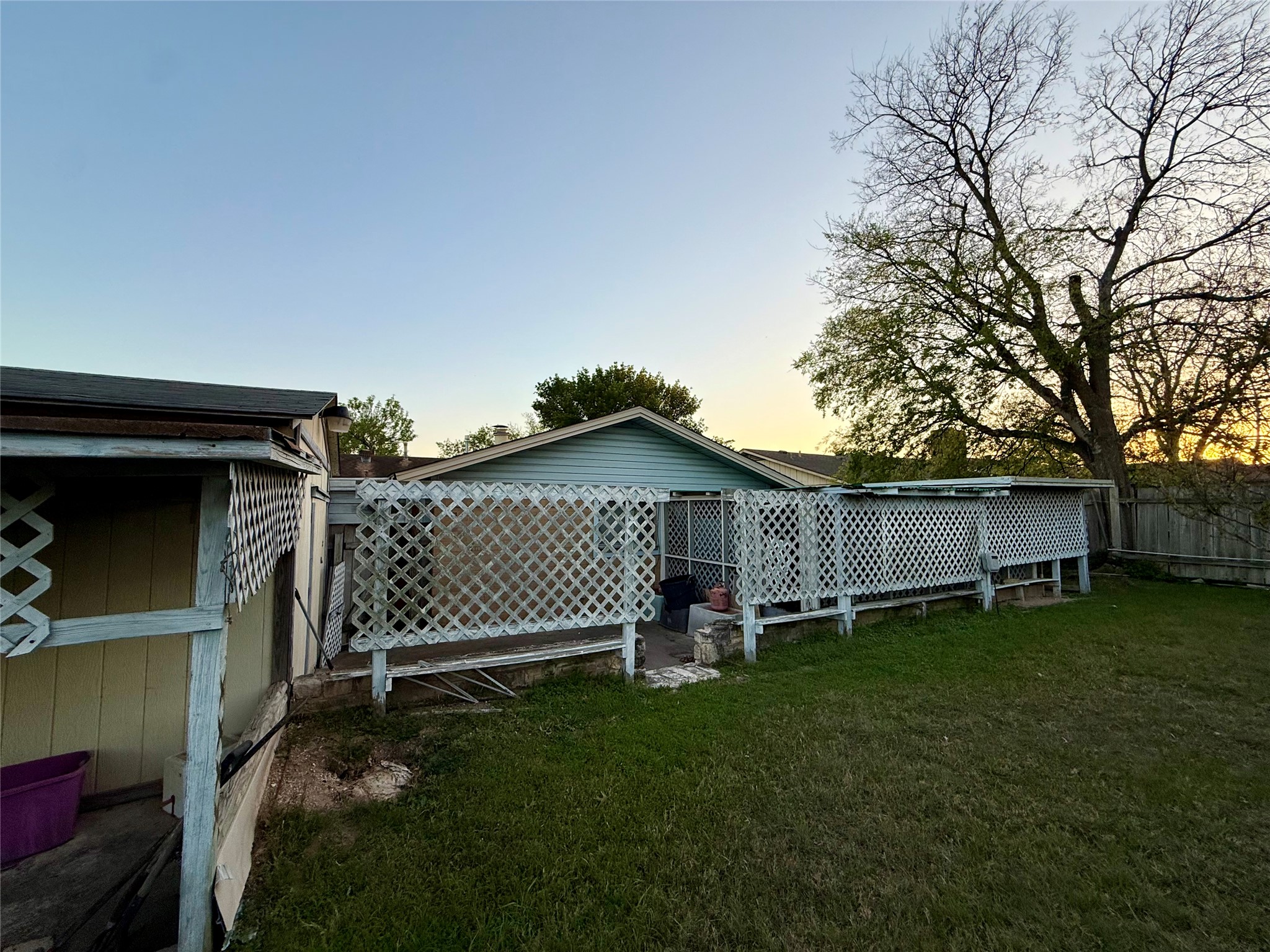 100 Skyloop Drive Austin, TX 78745 - Photo 19 of 22