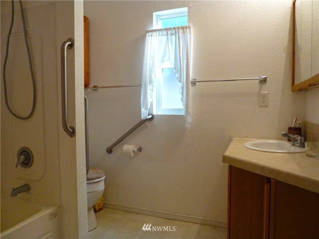 155 Chapman Road, Unit 1 Morton, WA 98356 - Photo 13 of 18 Gallery Image 13