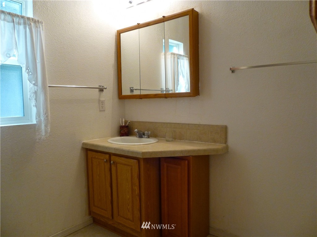 155 Chapman Road, Unit 1 Morton, WA 98356 - Photo 14 of 18 Gallery Image 14