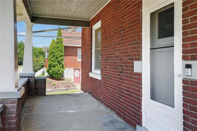 $265,000 | 150 North Haft Street, Houston, PA 15342