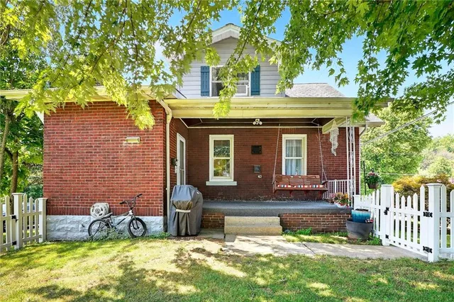 $265,000 | 150 North Haft Street, Houston, PA 15342