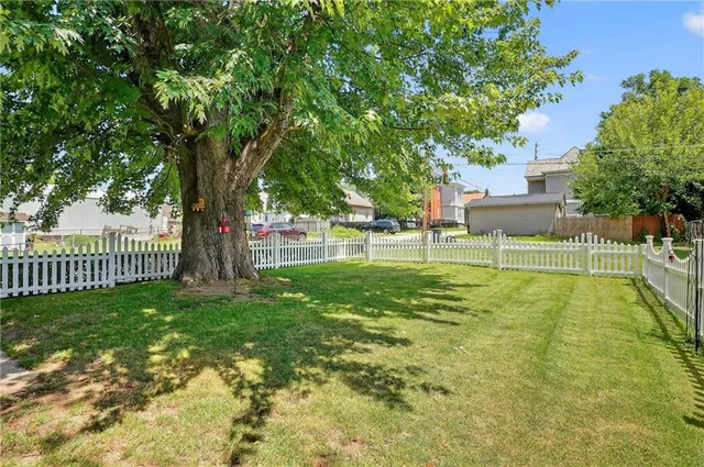 $265,000 | 150 North Haft Street, Houston, PA 15342