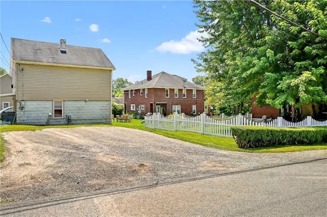 $265,000 | 150 North Haft Street, Houston, PA 15342