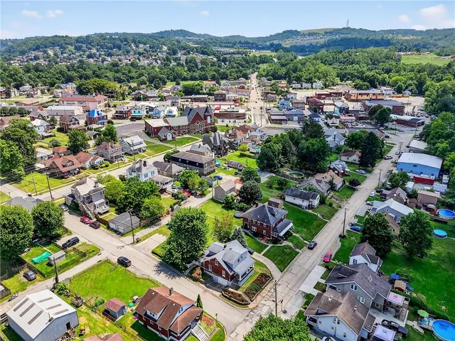 $265,000 | 150 North Haft Street, Houston, PA 15342