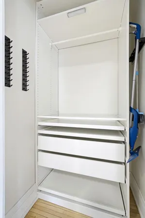 $1,295 | 2881 Irving Avenue South, Unit 202, Minneapolis, MN 55408