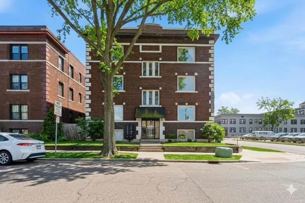 $1,295 | 2881 Irving Avenue South, Unit 202, Minneapolis, MN 55408