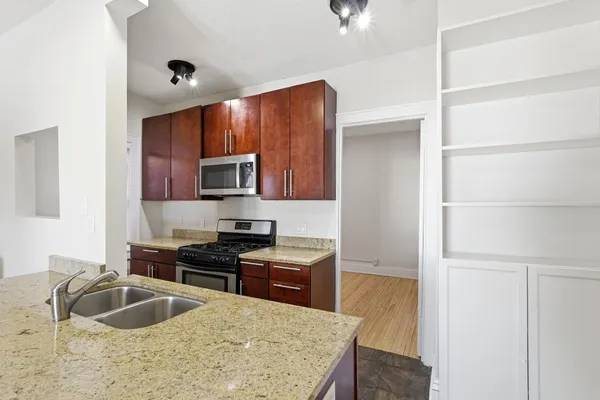 $1,295 | 2881 Irving Avenue South, Unit 202, Minneapolis, MN 55408