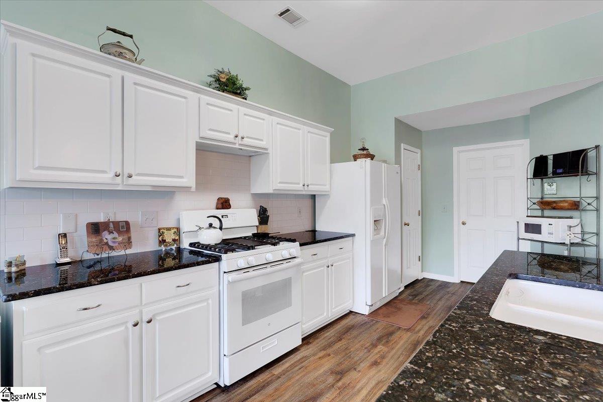 202 Ridgebrook Way Greenville, SC 29605 - Photo 8 of 36 Gallery Image 8