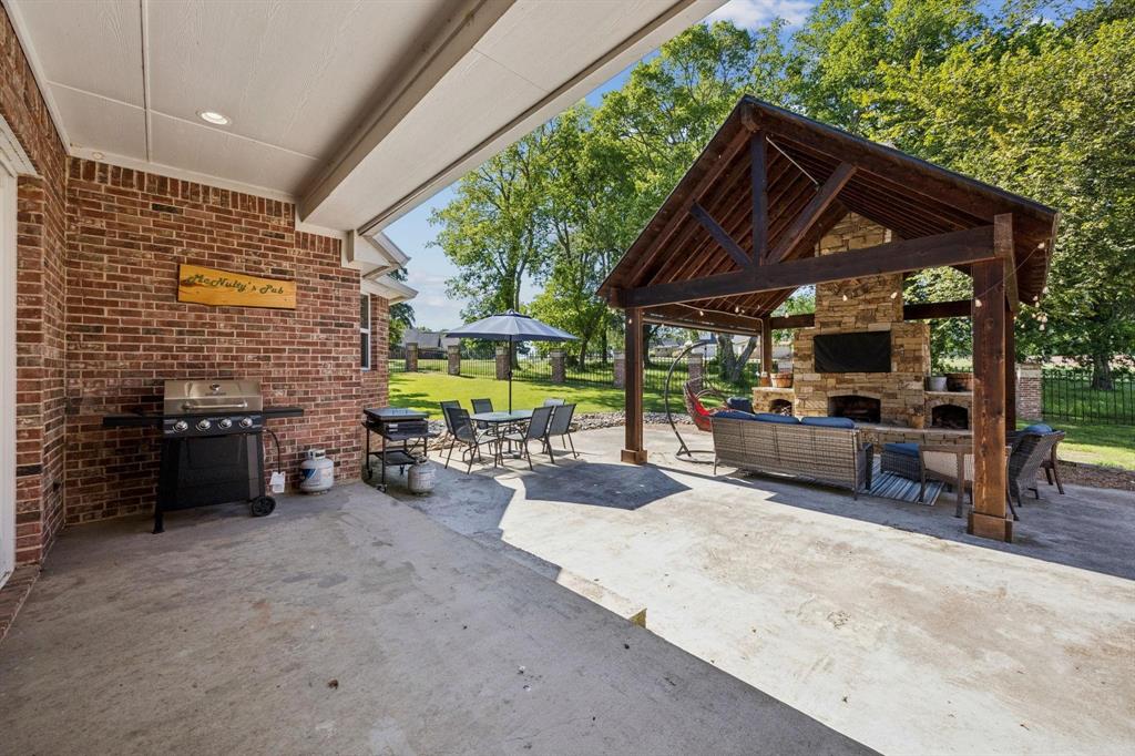 101 Beacon Court Mabank, TX 75143 - Photo 23 of 33