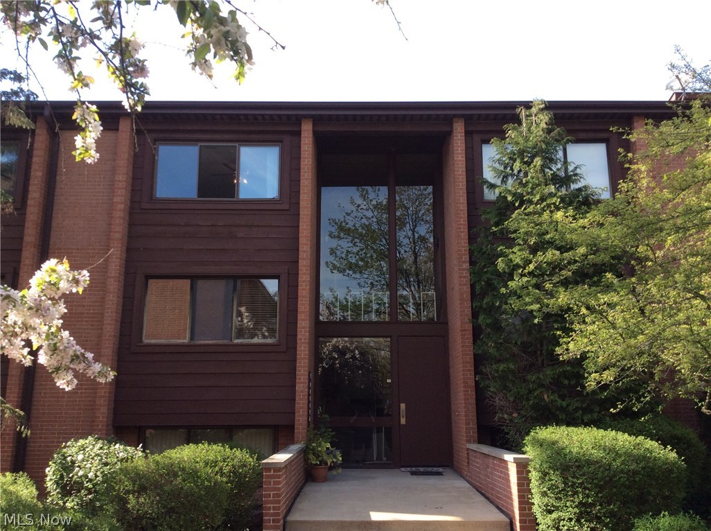 911 Canyon View Road Northfield, OH 44067 - Photo 1 of 23