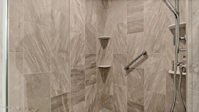 $1,495,000 | 4 Thrushwood Lane, Great Barrington, MA 01230