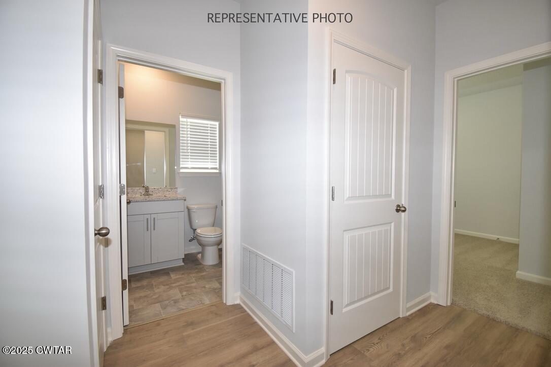 67 Clarendon Cove Jackson, TN 38305 - Photo 15 of 19 a view of a bathroom from a hallway