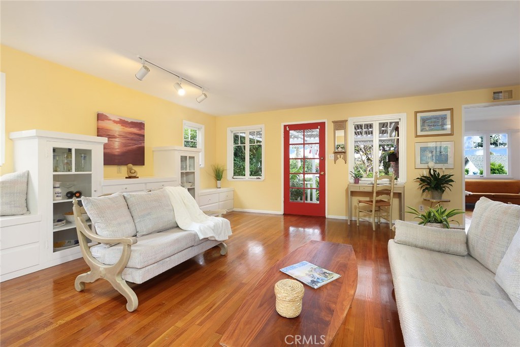556 Through Street Laguna Beach, CA 92651 - Photo 7 of 30 a living room with furniture and wooden floor