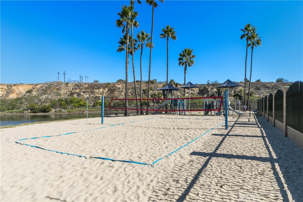 223 Orange Street Newport Beach, CA 92663 - Photo 38 of 51 a view of a backyard