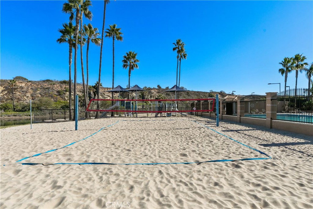 223 Orange Street Newport Beach, CA 92663 - Photo 39 of 51 a view of a backyard