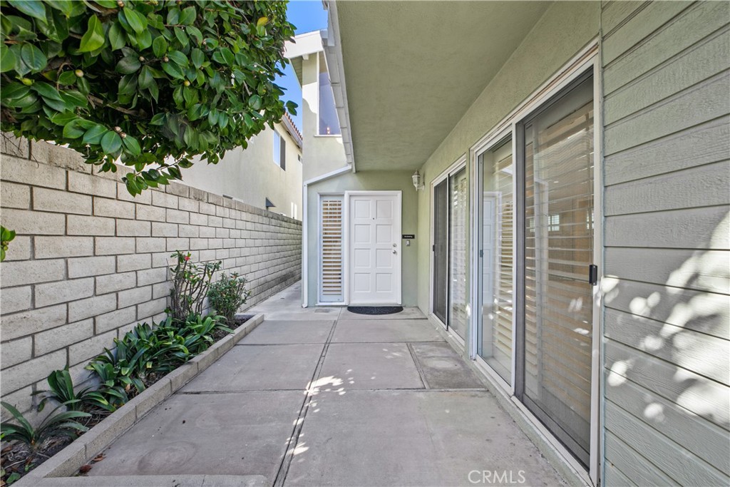223 Orange Street Newport Beach, CA 92663 - Photo 5 of 51 a porch with seating space