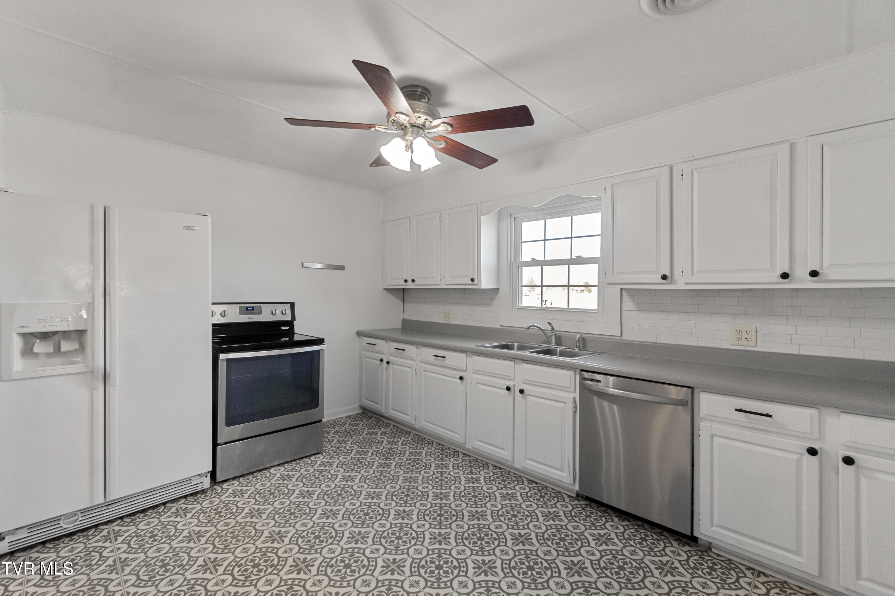 300 Opie Arnold Road Limestone, TN 37681 - Photo 32 of 38 DSC00500