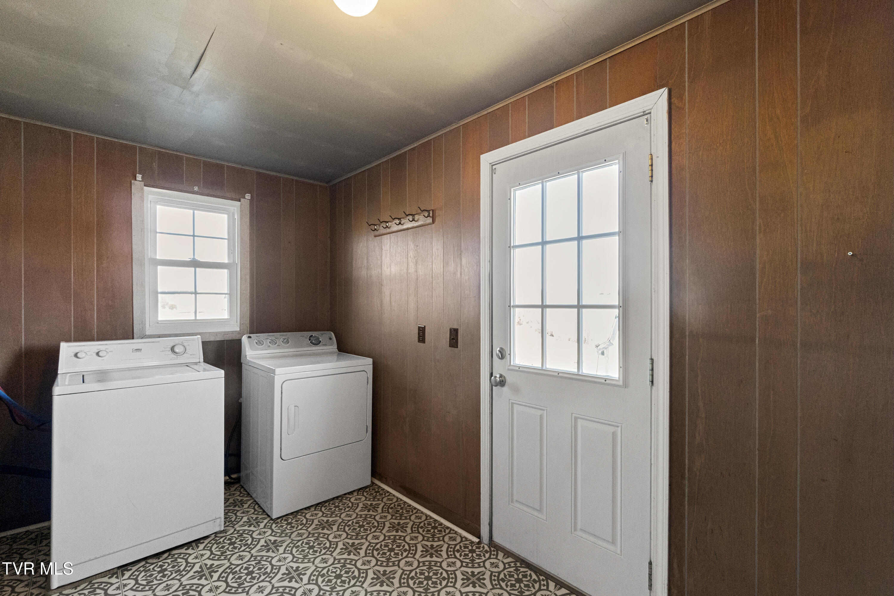 300 Opie Arnold Road Limestone, TN 37681 - Photo 33 of 38 DSC00503