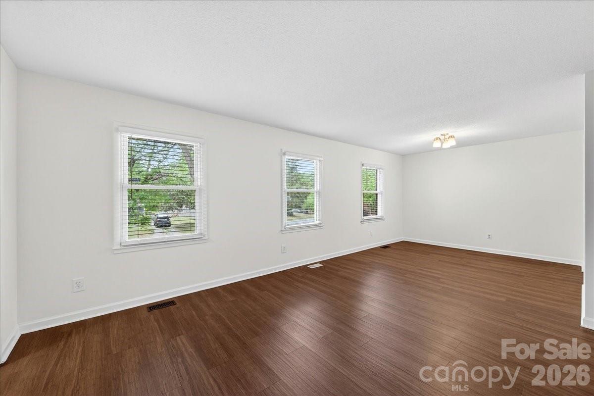 6219 Welford Road Charlotte, NC 28211 - Photo 8 of 48 Gallery Image 8