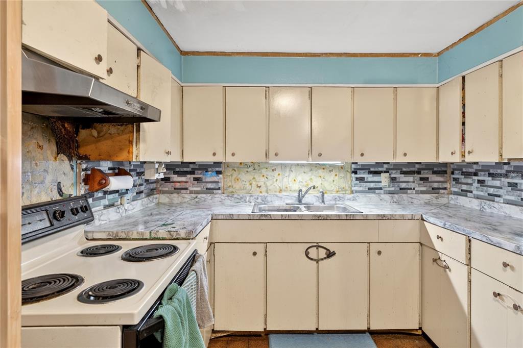 5230 Spirit Lake Road Winter Haven, FL 33880 - Photo 9 of 40