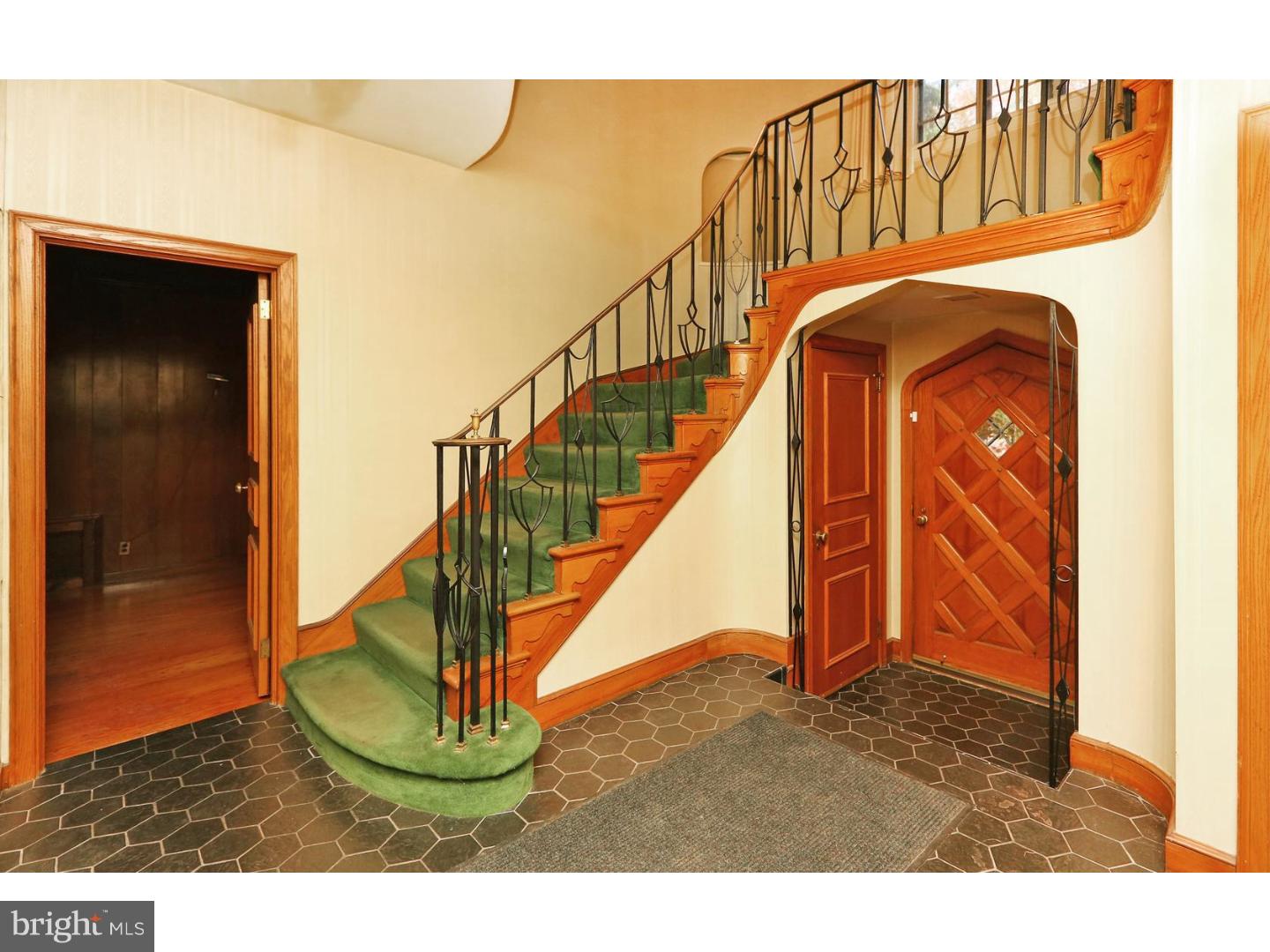450 Warick Road Wynnewood, PA 19096 - Photo 3 of 25 Gallery Image 3