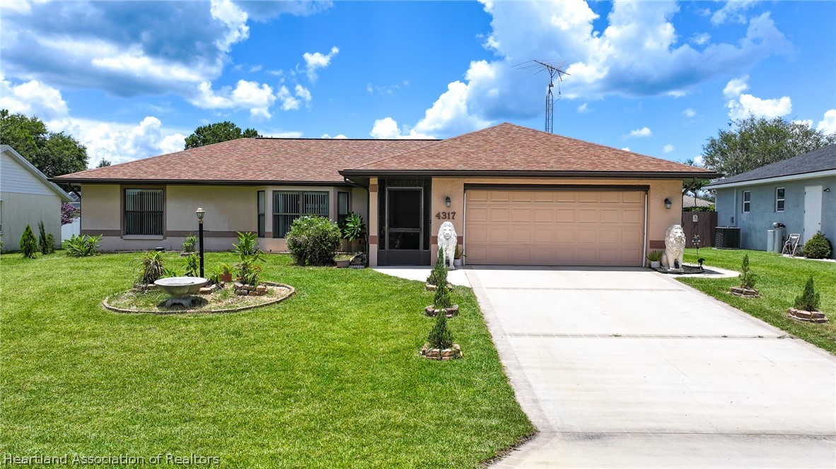 4317 Leaf Road Sebring, FL 33875 - Photo 3 of 39
