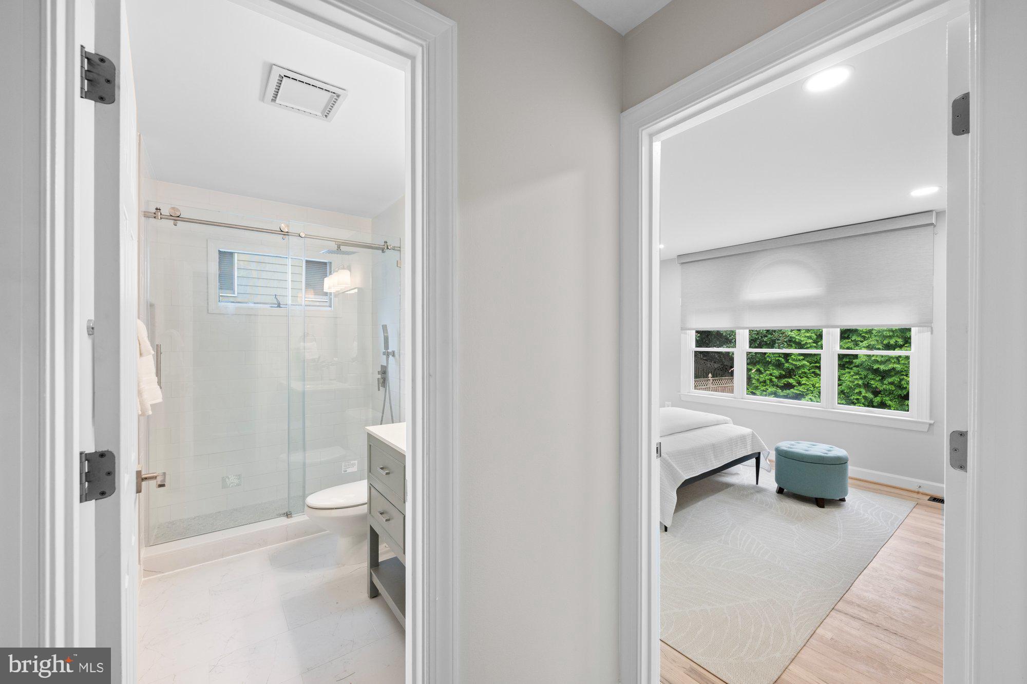6856 St Albans Road McLean, VA 22101 - Photo 15 of 45 a bathroom with a toilet sink and tub