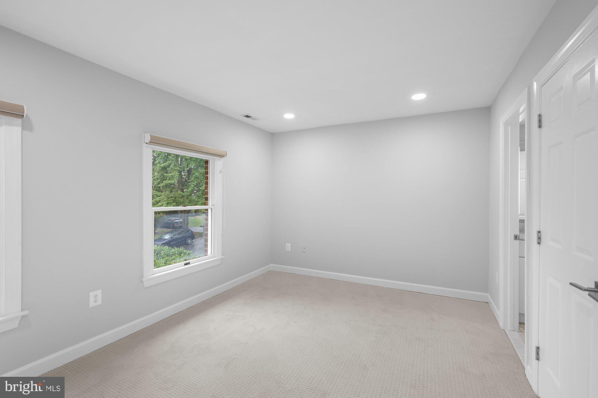 6856 St Albans Road McLean, VA 22101 - Photo 29 of 45 an empty room with windows