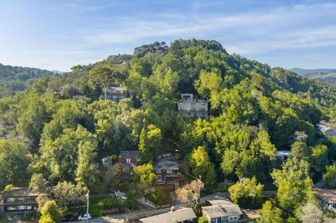 $1,150,000 | 418 Scenic Avenue, San Anselmo, CA 94960
