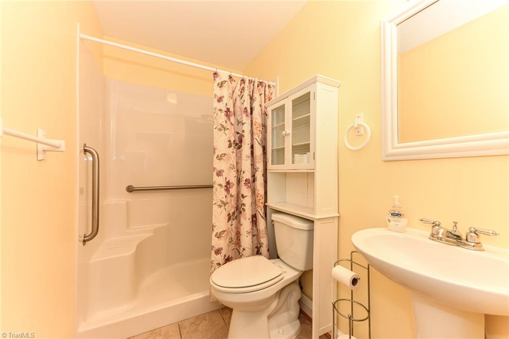 5101 Harvey Road Jamestown, NC 27282 - Photo 14 of 22 Gallery Image 14