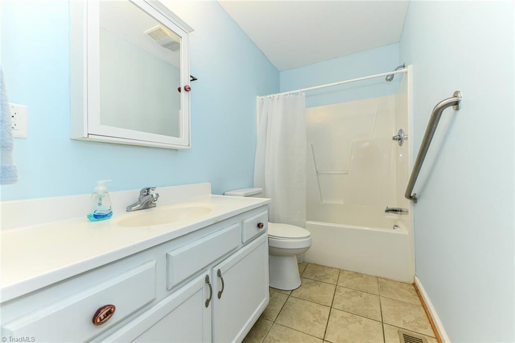 5101 Harvey Road Jamestown, NC 27282 - Photo 18 of 22 Gallery Image 18
