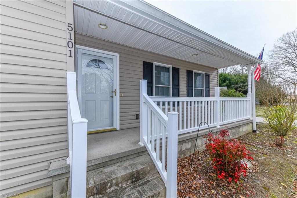 5101 Harvey Road Jamestown, NC 27282 - Photo 4 of 22 Gallery Image 4