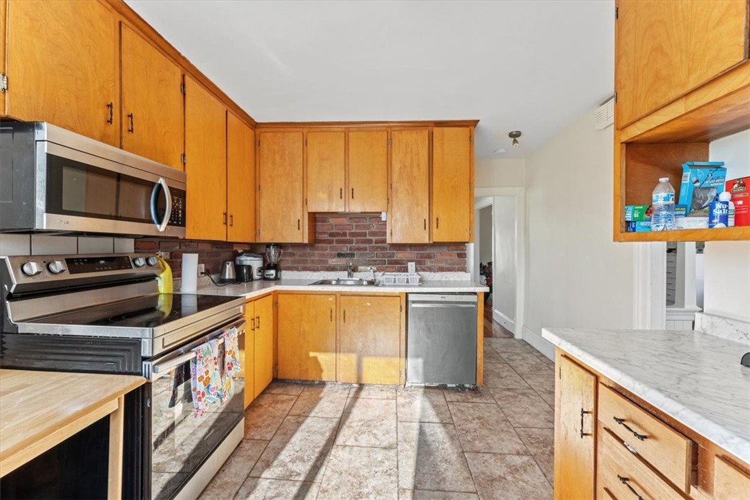 32 Edison Street Warwick, RI 02889 - Photo 22 of 32